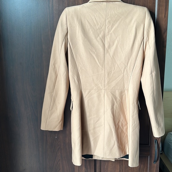 ZARA Tan Long Influencer Blazer Gold Buttons - Picture 7 of 8
